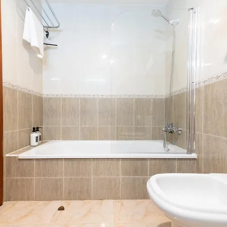 아파트 Olas - Coastal Escape With Charm & Comfort