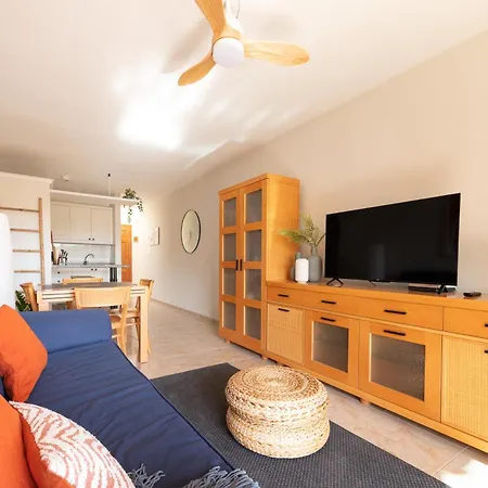 Olas - Coastal Escape With Charm & Comfort شقة *