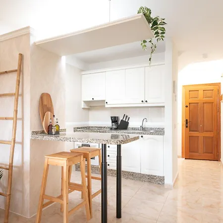 Olas - Coastal Escape With Charm & Comfort شقة *