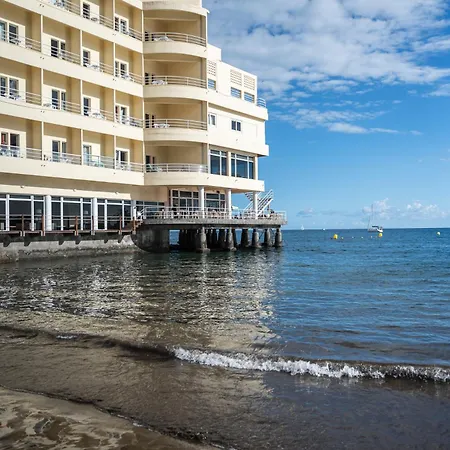아파트 Olas - Coastal Escape With Charm & Comfort 엘메다노