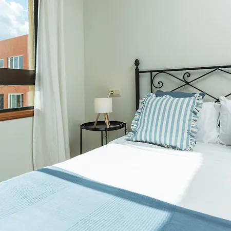 Olas - Coastal Escape With Charm & Comfort