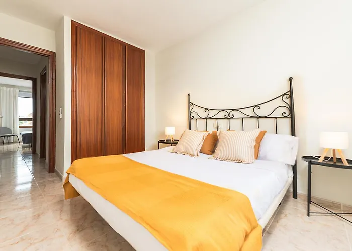 Olas - Coastal Escape With Charm & Comfort شقة