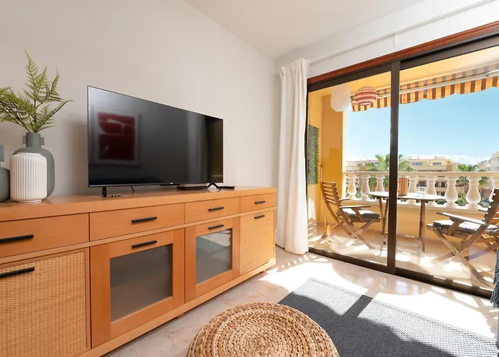 شقة Olas - Coastal Escape With Charm & Comfort *